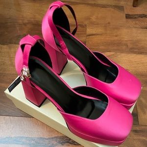 Platform Hot pink heels worn once great condition my stuff